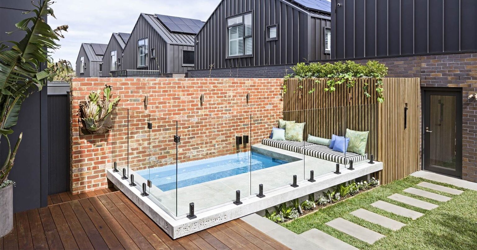 Glass pool fencing Melbourne